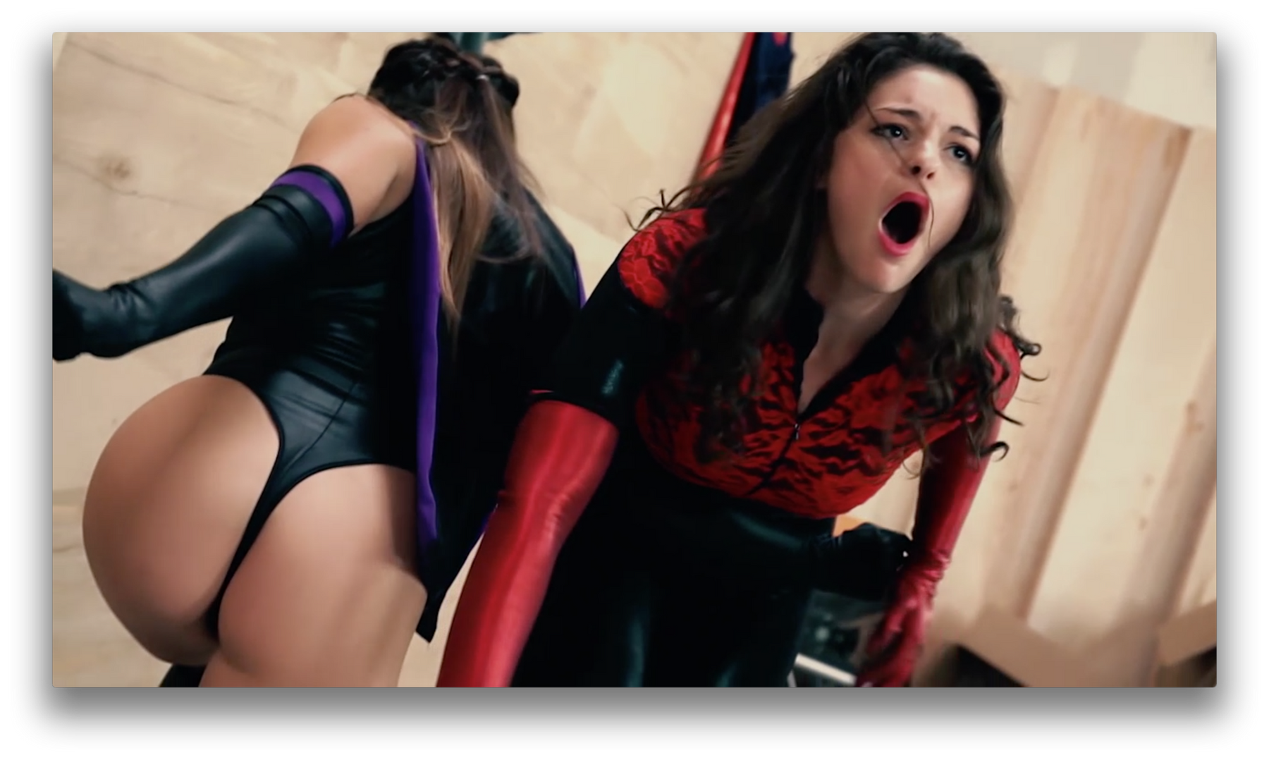 HK | Shadowgirl vs Pyra 1