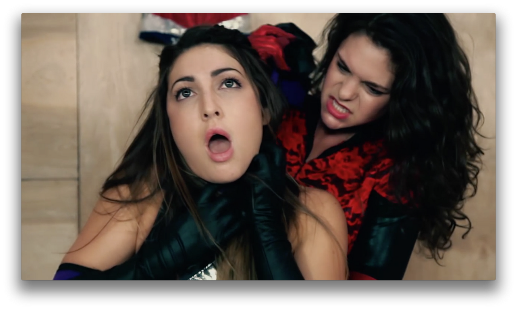 HK | Shadowgirl vs Pyra 1