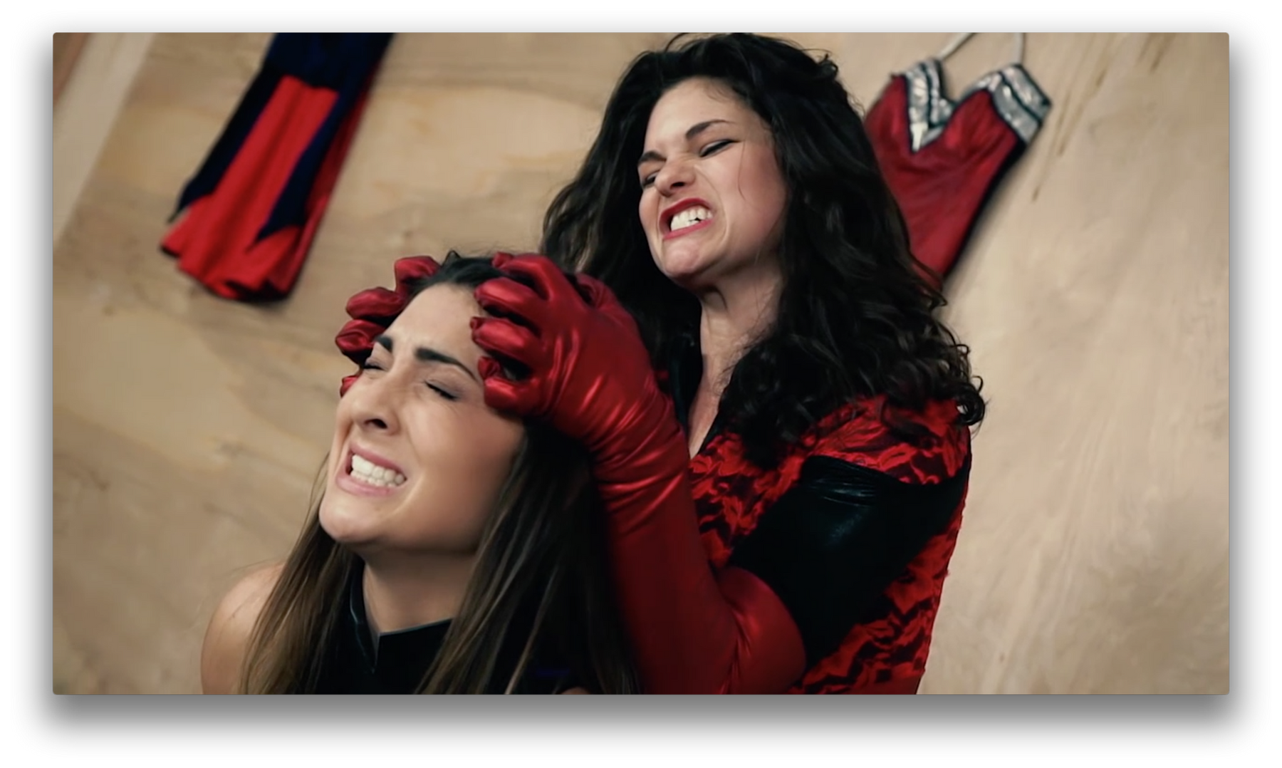 HK | Shadowgirl vs Pyra 1