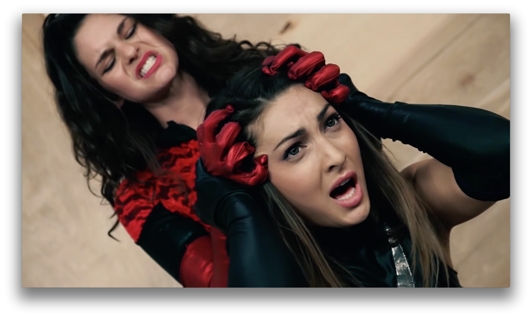 HK | Shadowgirl vs Pyra 1