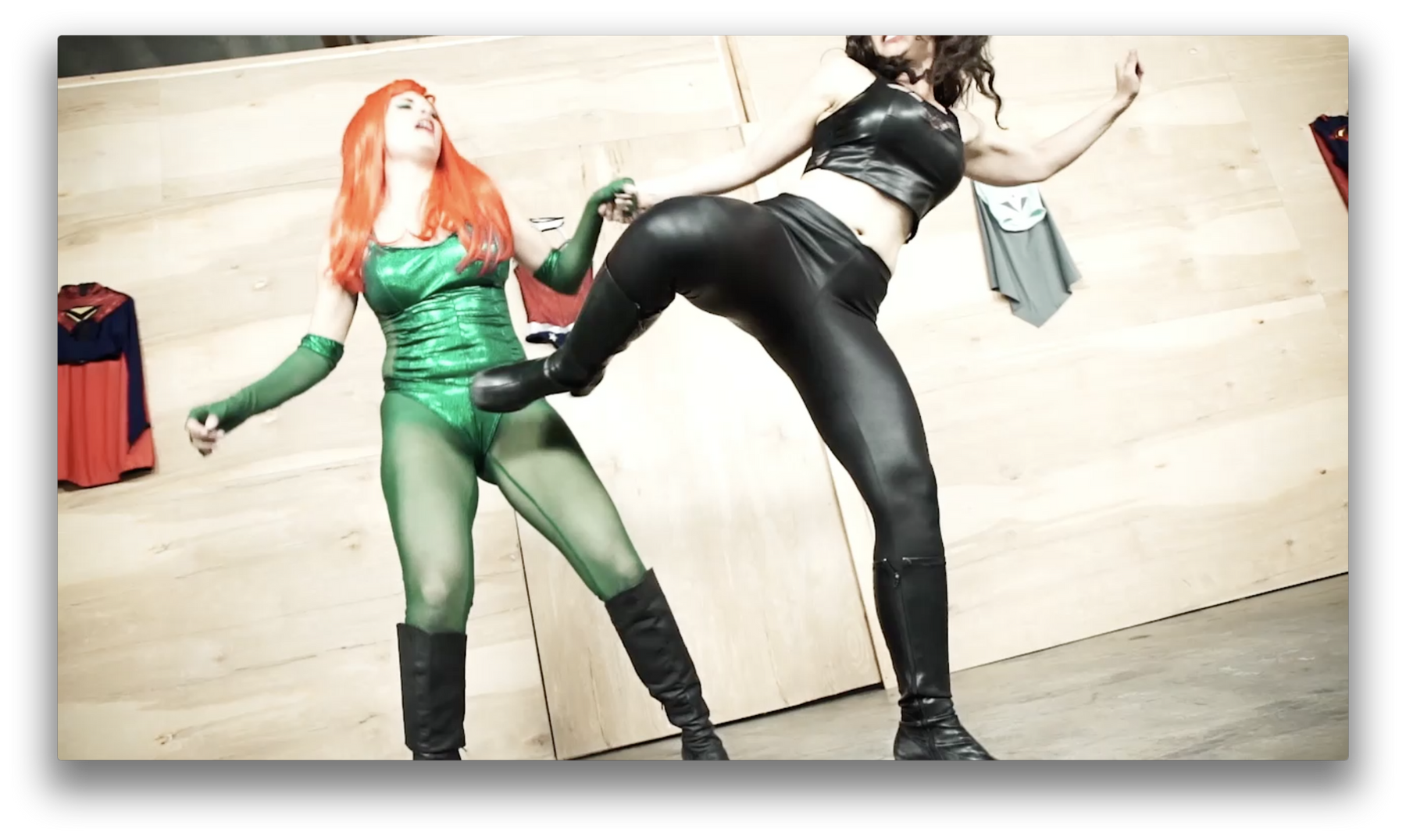 HK | Nightshade vs Isis 1