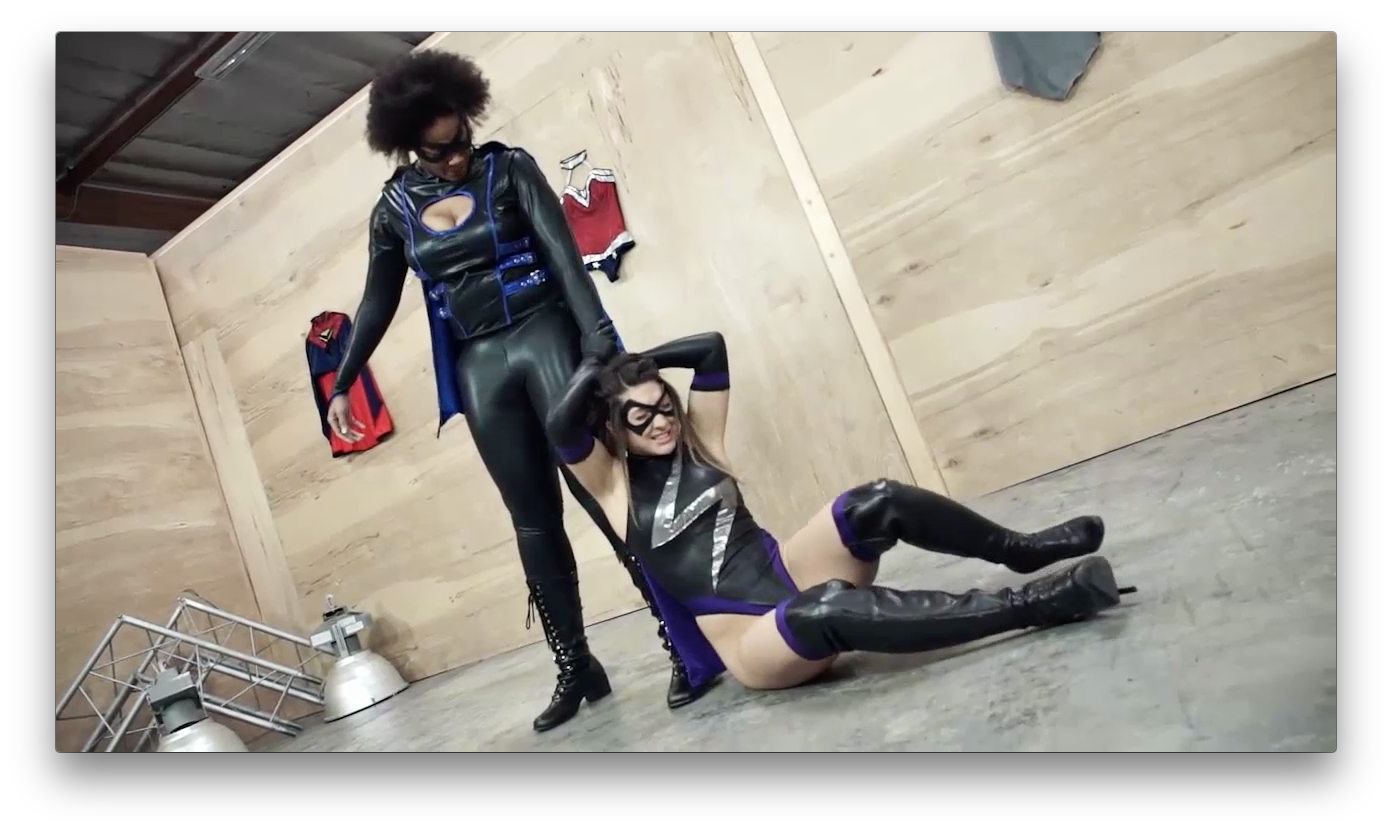 HK | Shadowgirl vs Syren 1